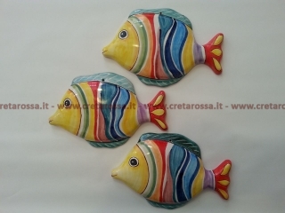 cod.art: pe08 - Pesci in ceramica (modello Filicudi) cm 19 circa, dipinti a mano. Ne vorresti uno simile? Invia una richiesta e riceverai il preventivo con le spese di spedizione. 